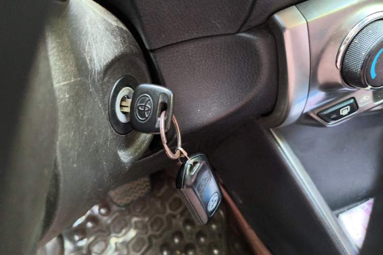 Used Toyota YARiS L Zhi Xuan 2014 1.3E Automatic Charm Edition Vehicle Key