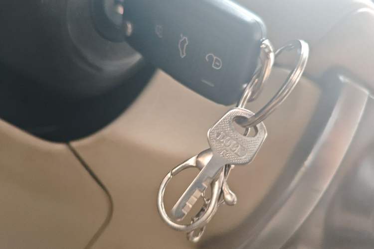 Used Toyota YARiS L Zhi Xuan 2014 1.3E Manual Charm Edition Vehicle Key