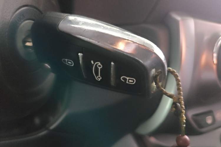 Used Toyota YARiS L Zhi Xuan 2014 1.3E Automatic Charm Edition Vehicle Key