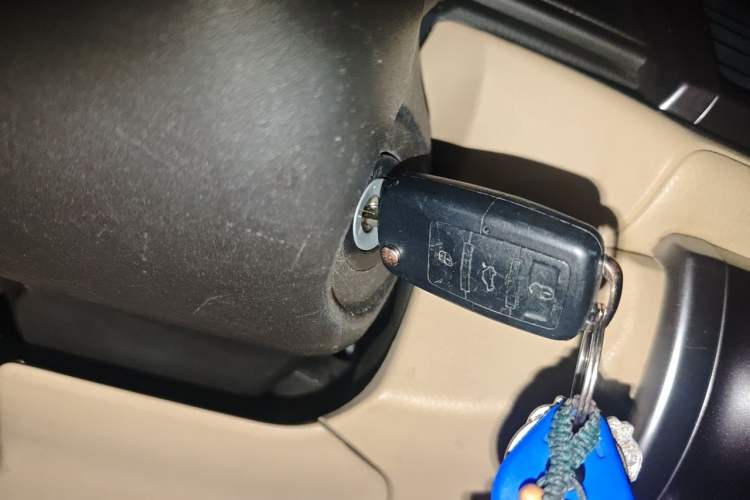 Used Toyota YARiS L Zhi Xuan 2014 1.3E Automatic Charm Edition Vehicle Key