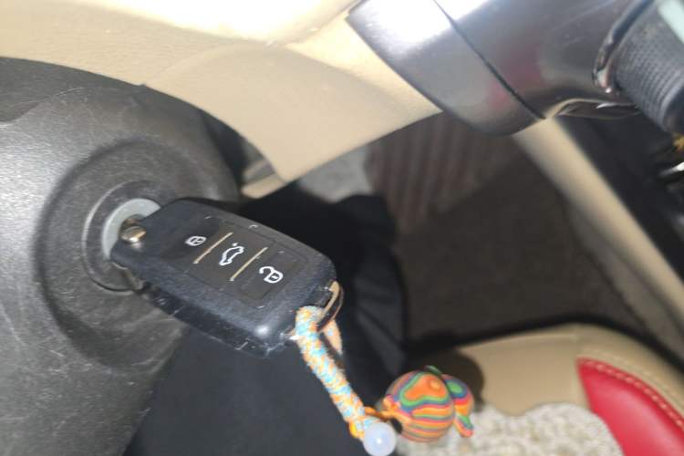 Used Toyota YARiS L Zhi Xuan 2014 1.5G Automatic Xuan Dong Edition Vehicle Key