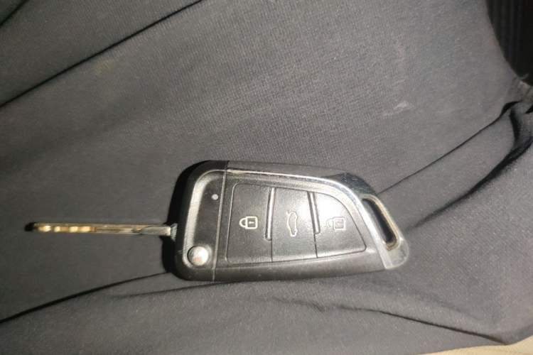 Used Toyota YARiS L Zhi Xuan 2014 1.3E Manual Charm Edition Vehicle Key