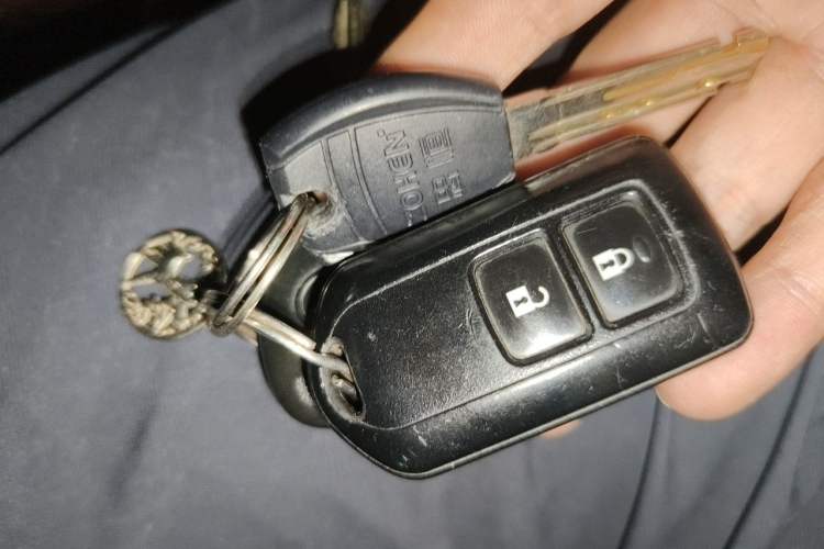 Used Toyota YARiS L Zhi Xuan 2014 1.5G Automatic Xuan Dong Edition Vehicle Key