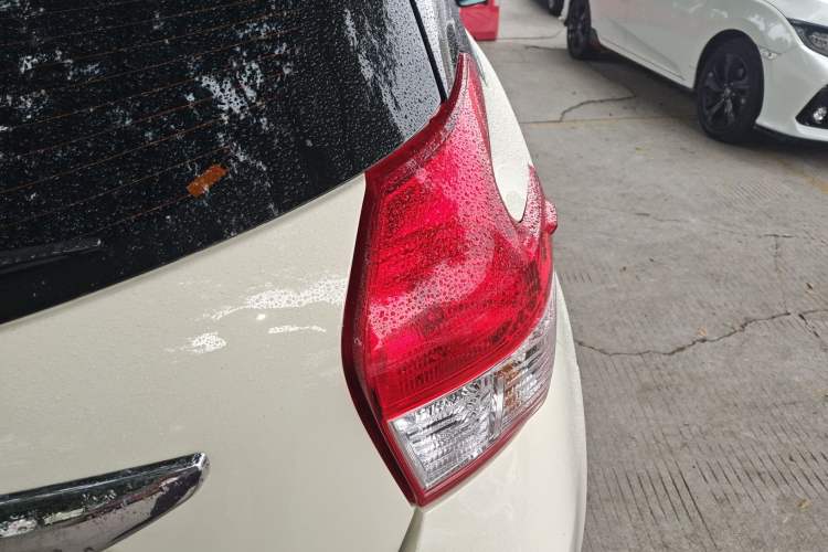Used Toyota YARiS L Zhi Xuan 2014 1.3E Automatic Charm Edition Right Rear Taillight