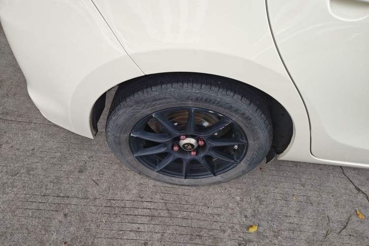 Used Toyota YARiS L Zhi Xuan 2014 1.3E Automatic Charm Edition Right Rear Wheel Hub