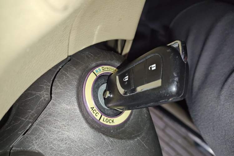 Used Toyota YARiS L Zhi Xuan 2014 1.3E Automatic Charm Edition Vehicle Key