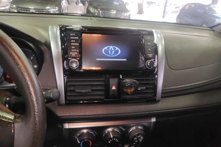 Used Toyota YARiS L Zhi Xuan 2015 1.5E Automatic Charm Edition Audio And AC Panel