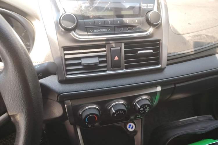 Used Toyota YARiS L Zhi Xuan 2015 1.5E Automatic Charm Edition Audio And AC Panel