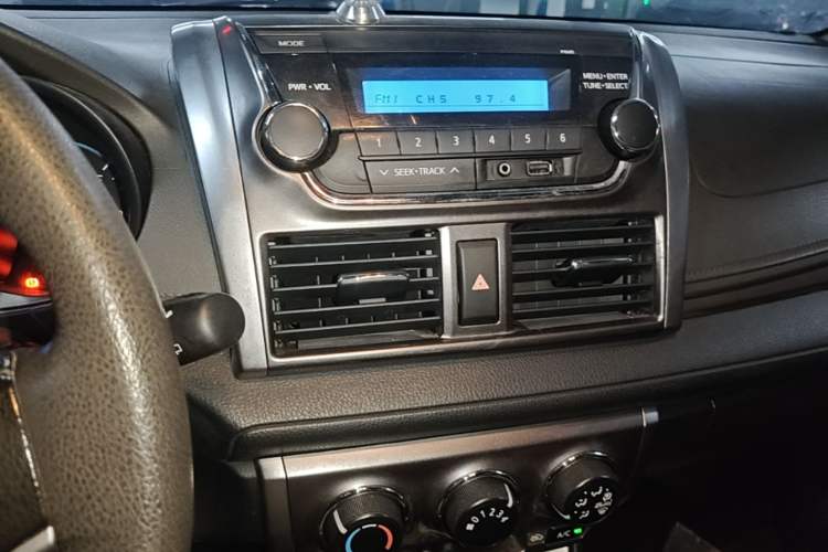 Used Toyota YARiS L Zhi Xuan 2015 1.5E Automatic Charm Edition Audio And AC Panel