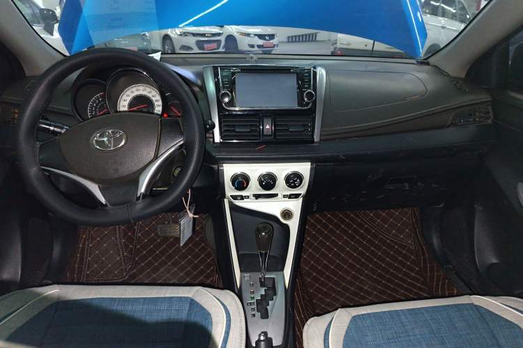 Used Toyota YARiS L Zhi Xuan 2015 1.5G Automatic Xuan Dong Sunroof Special Edition Center Console