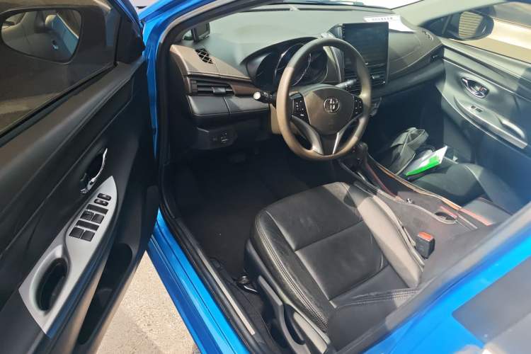 Used Toyota YARiS L Zhi Xuan 2015 1.5E Automatic Charm Edition Driver Seat
