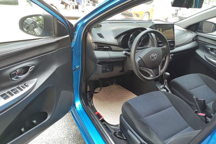 Used Toyota YARiS L Zhi Xuan 2015 1.5E Automatic Charm Edition Driver Seat