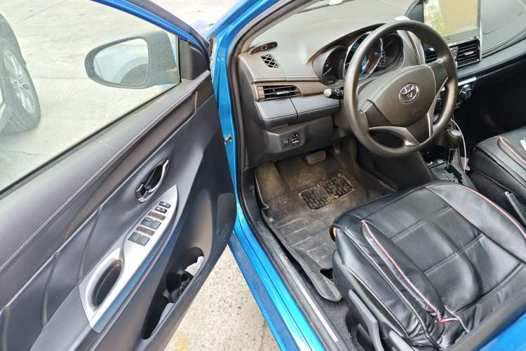 Used Toyota YARiS L Zhi Xuan 2015 1.5E Automatic Charm Edition Driver Seat