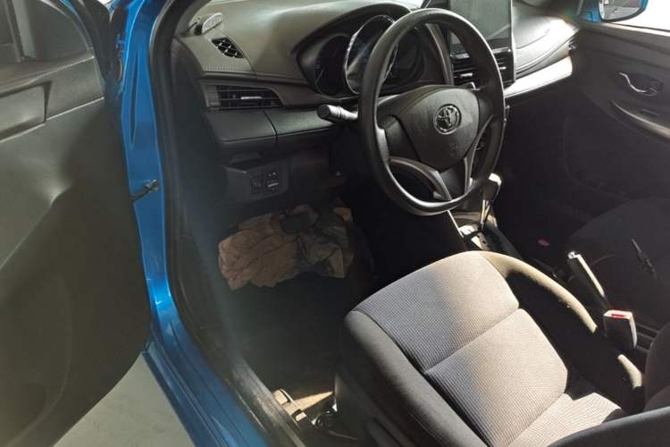 Used Toyota YARiS L Zhi Xuan 2015 1.5E Automatic Charm Edition Driver Seat