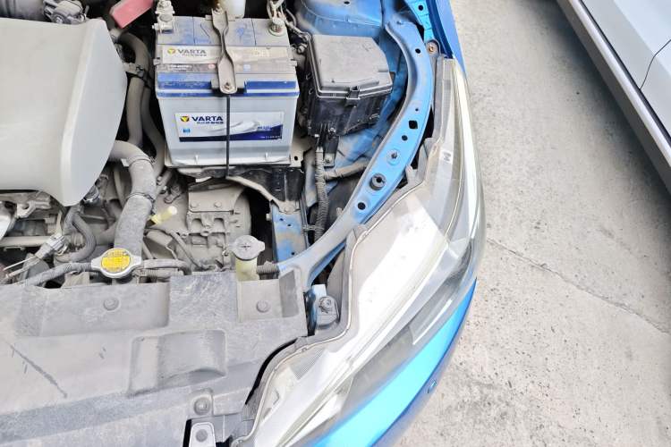 Used Toyota YARiS L Zhi Xuan 2015 1.5E Automatic Charm Edition Engine Bay Left
