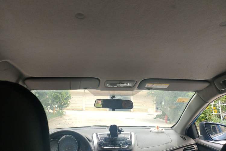 Used Toyota YARiS L Zhi Xuan 2015 1.5E Automatic Charm Edition Headliner