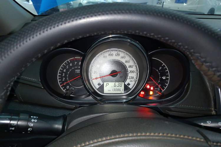 Used Toyota YARiS L Zhi Xuan 2015 1.5G Automatic Xuan Dong Sunroof Special Edition Instrument Cluster