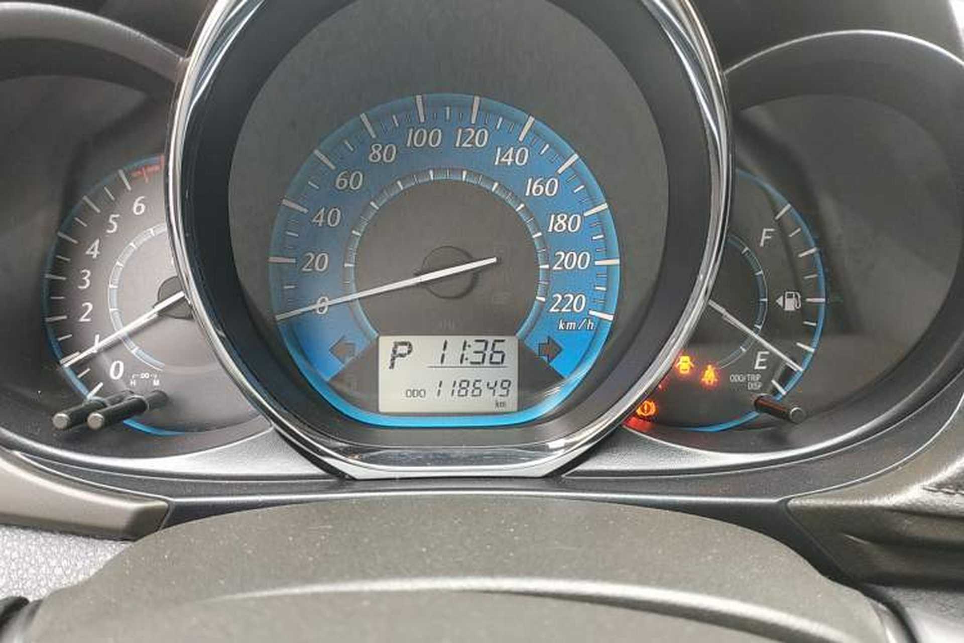 Used Toyota YARiS L Zhi Xuan 2015 1.5E Automatic Charm Edition Instrument Cluster
