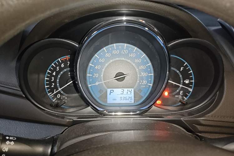 Used Toyota YARiS L Zhi Xuan 2015 1.5E Automatic Charm Edition Instrument Cluster