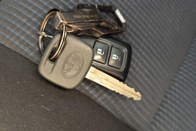 Used Toyota YARiS L Zhi Xuan 2015 1.5E Automatic Charm Edition Interior 1