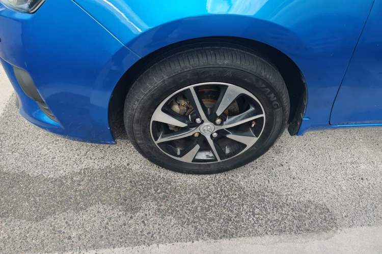 Used Toyota YARiS L Zhi Xuan 2015 1.5E Automatic Charm Edition Left Front Wheel Hub