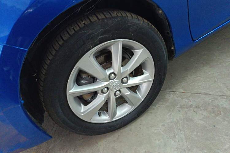 Used Toyota YARiS L Zhi Xuan 2015 1.5G Automatic Xuan Dong Sunroof Special Edition Left Front Wheel Hub