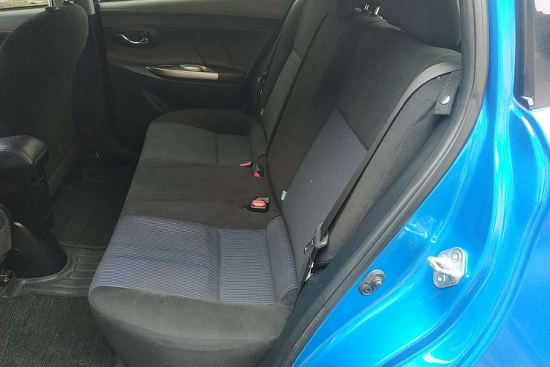 Used Toyota YARiS L Zhi Xuan 2015 1.5E Automatic Charm Edition Left Rear Seat