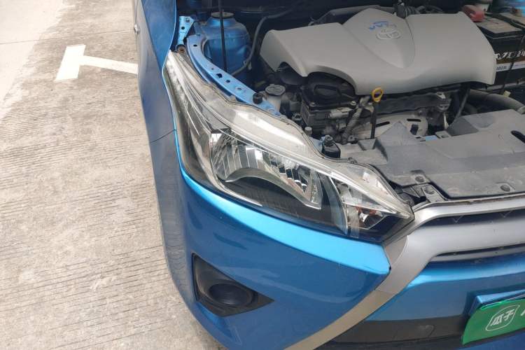 Used Toyota YARiS L Zhi Xuan 2015 1.5E Automatic Charm Edition Right Front Headlight