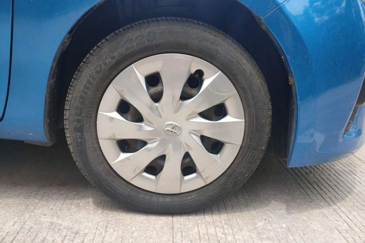 Used Toyota YARiS L Zhi Xuan 2015 1.5E Automatic Charm Edition Right Front Wheel Hub