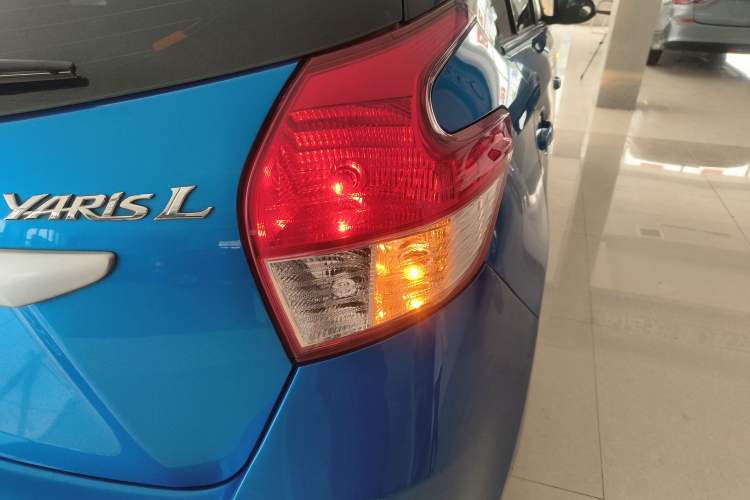 Used Toyota YARiS L Zhi Xuan 2015 1.5G Automatic Xuan Dong Sunroof Special Edition Right Rear Taillight