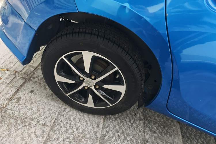 Used Toyota YARiS L Zhi Xuan 2015 1.5E Automatic Charm Edition Right Rear Wheel Hub