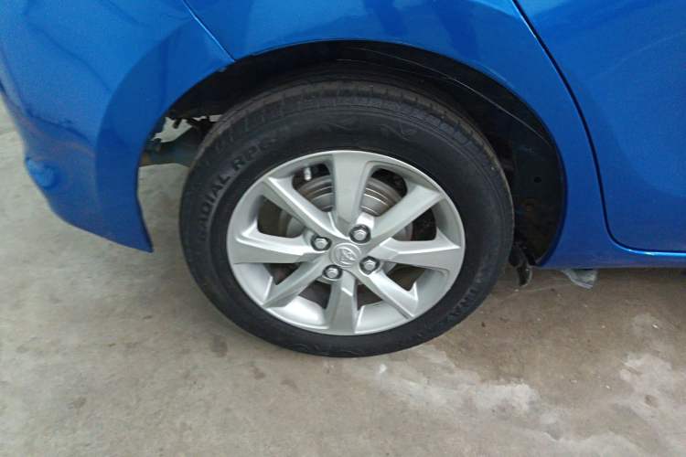 Used Toyota YARiS L Zhi Xuan 2015 1.5G Automatic Xuan Dong Sunroof Special Edition Right Rear Wheel Hub
