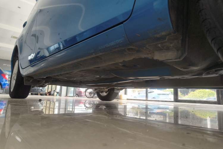 Used Toyota YARiS L Zhi Xuan 2015 1.5G Automatic Xuan Dong Sunroof Special Edition Right Side Sill