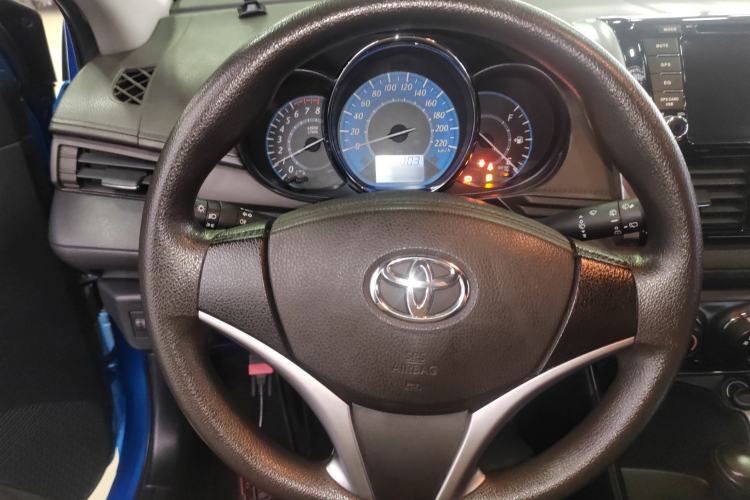 Used Toyota YARiS L Zhi Xuan 2015 1.5E Automatic Charm Edition Steering Wheel