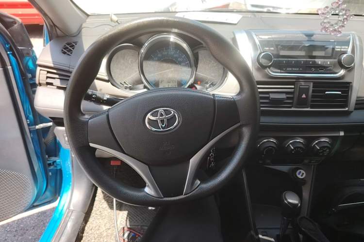 Used Toyota YARiS L Zhi Xuan 2015 1.5E Automatic Charm Edition Steering Wheel