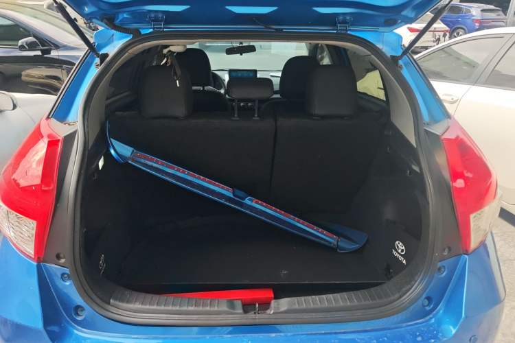 Used Toyota YARiS L Zhi Xuan 2015 1.5E Automatic Charm Edition Trunk