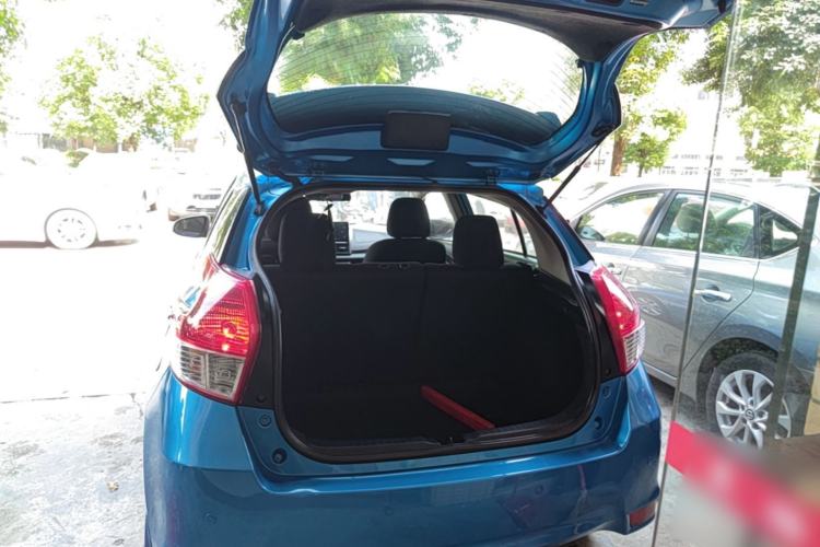 Used Toyota YARiS L Zhi Xuan 2015 1.5E Automatic Charm Edition Trunk
