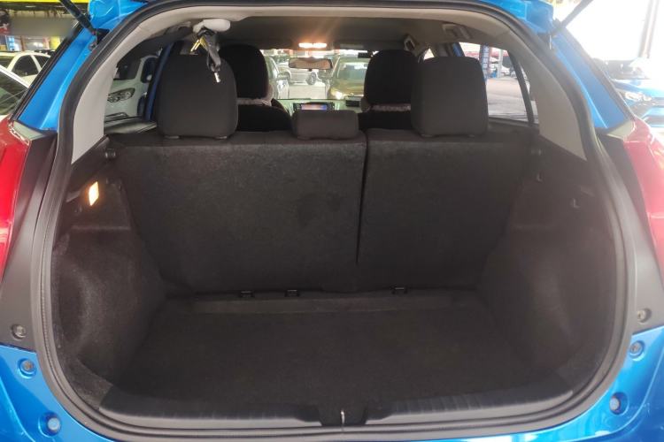 Used Toyota YARiS L Zhi Xuan 2015 1.5E Automatic Charm Edition Trunk