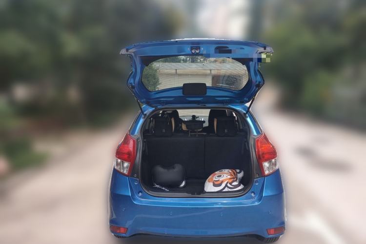 Used Toyota YARiS L Zhi Xuan 2015 1.5E Automatic Charm Edition Trunk