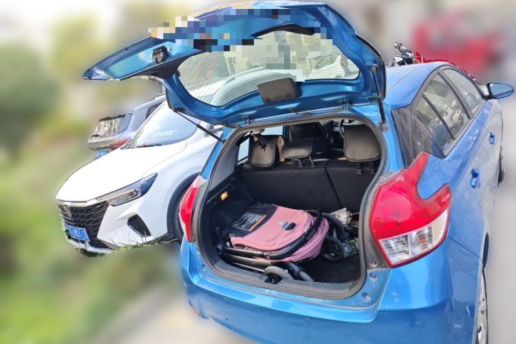 Used Toyota YARiS L Zhi Xuan 2015 1.5E Automatic Charm Edition Trunk