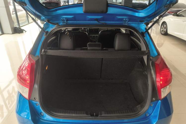 Used Toyota YARiS L Zhi Xuan 2015 1.5G Automatic Xuan Dong Sunroof Special Edition Trunk