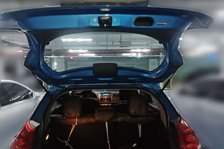 Used Toyota YARiS L Zhi Xuan 2015 1.5E Automatic Charm Edition Trunk