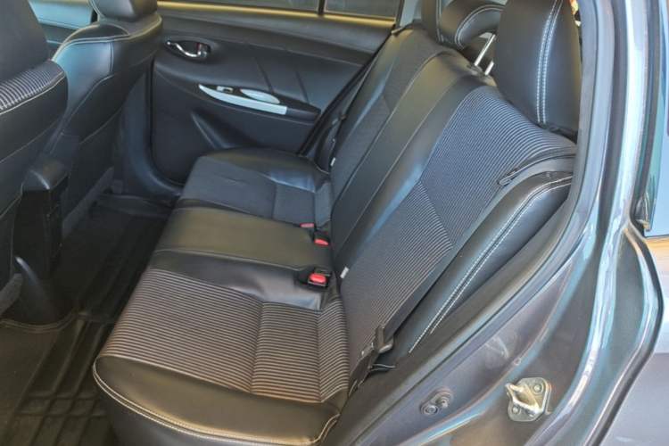 Used Toyota YARiS L Zhi Xuan 2015 1.5G Automatic Xuan Dong Sunroof Special Edition Left Rear Seat