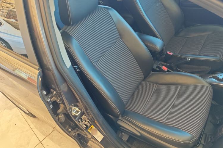 Used Toyota YARiS L Zhi Xuan 2015 1.5G Automatic Xuan Dong Sunroof Special Edition Right Front Seat
