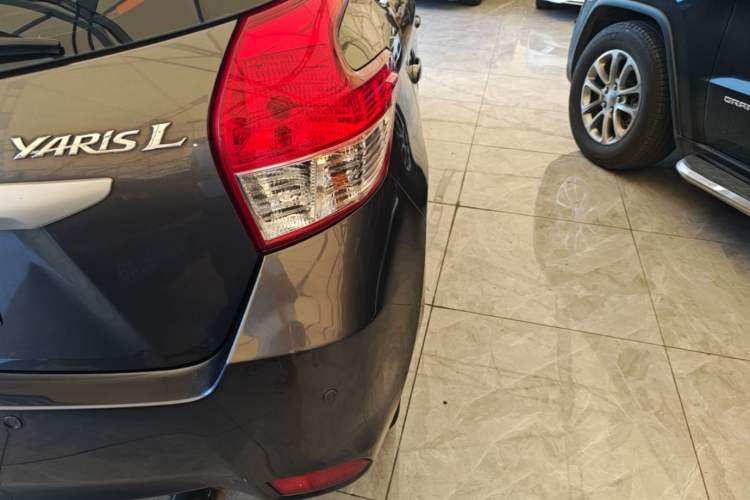Used Toyota YARiS L Zhi Xuan 2015 1.5G Automatic Xuan Dong Sunroof Special Edition Right Rear Taillight