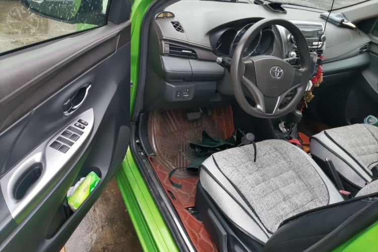 Used Toyota YARiS L Zhi Xuan 2015 1.5E Automatic Charm Edition Driver Seat