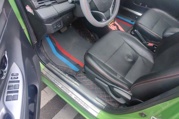 Used Toyota YARiS L Zhi Xuan 2015 1.5E Automatic Charm Edition Driver Seat