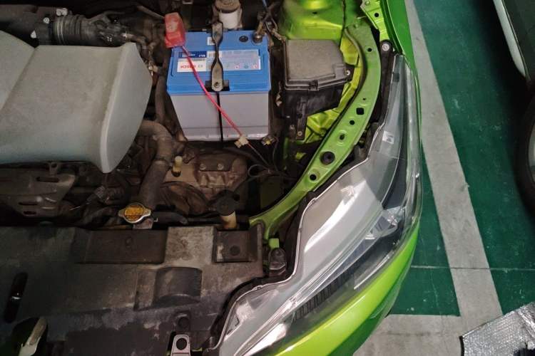 Used Toyota YARiS L Zhi Xuan 2015 1.5E Automatic Charm Edition Engine Bay Left