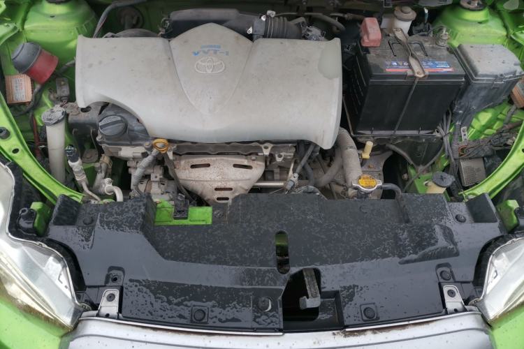 Used Toyota YARiS L Zhi Xuan 2015 1.5E Automatic Charm Edition Engine Bay