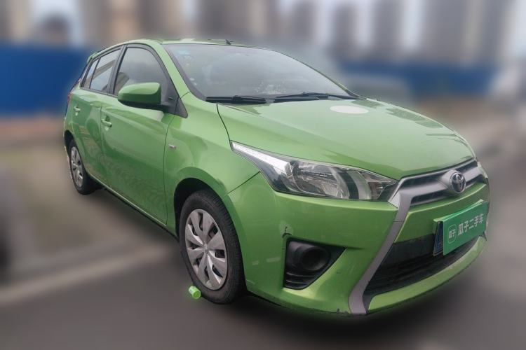 Used Toyota YARiS L Zhi Xuan 2015 1.5E Automatic Charm Edition Front Right 45 Deg